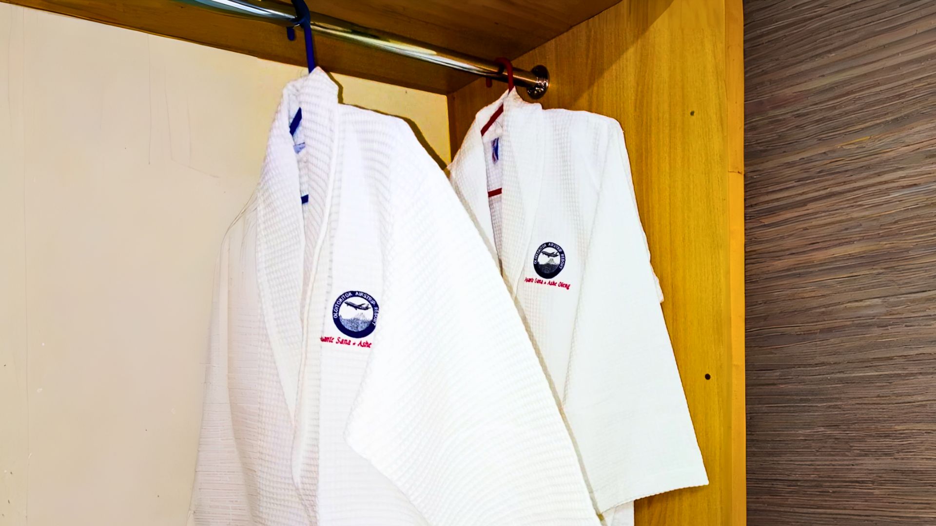 Oloitoktok Suite Dressing Room